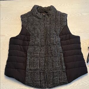 Ruff Hewn Black and Gray Patterned Vest